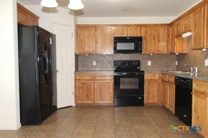 2813 Settlement Rd - Photo 3 of 8