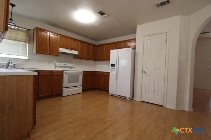 5211 James Loop - Photo 4 of 18