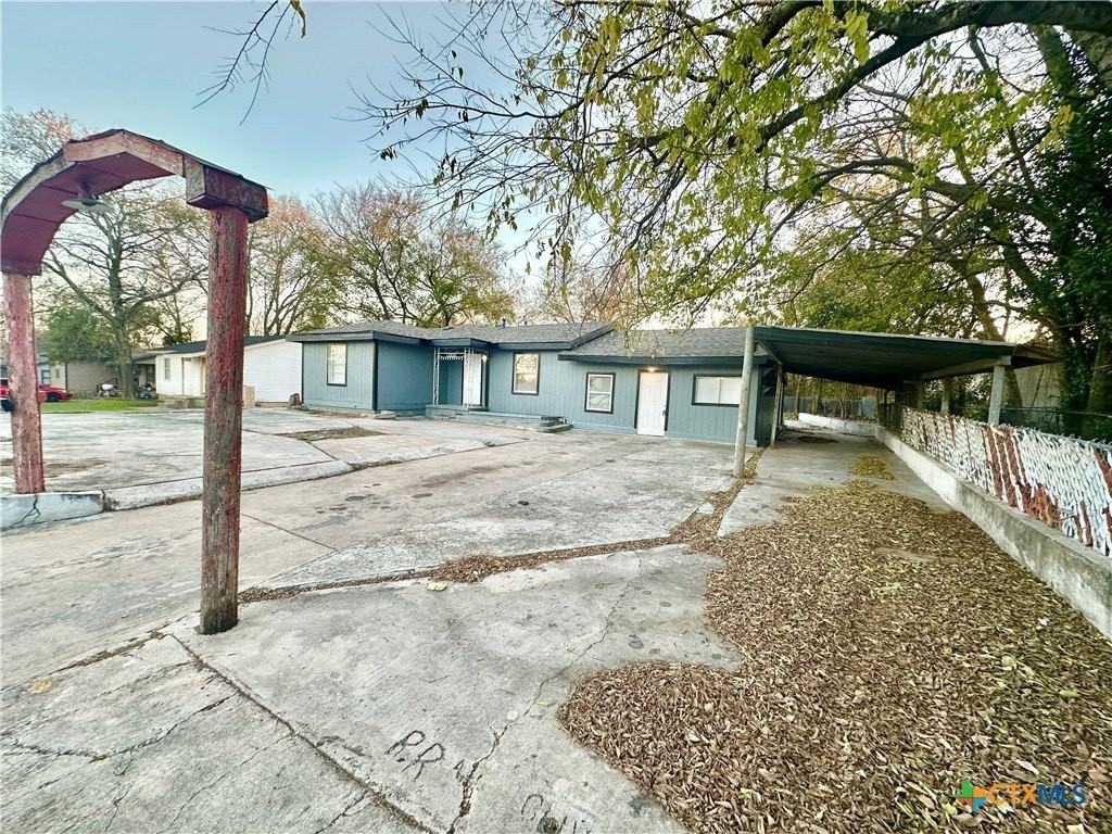 104 E Fowler Ave - Photo 2 of 35