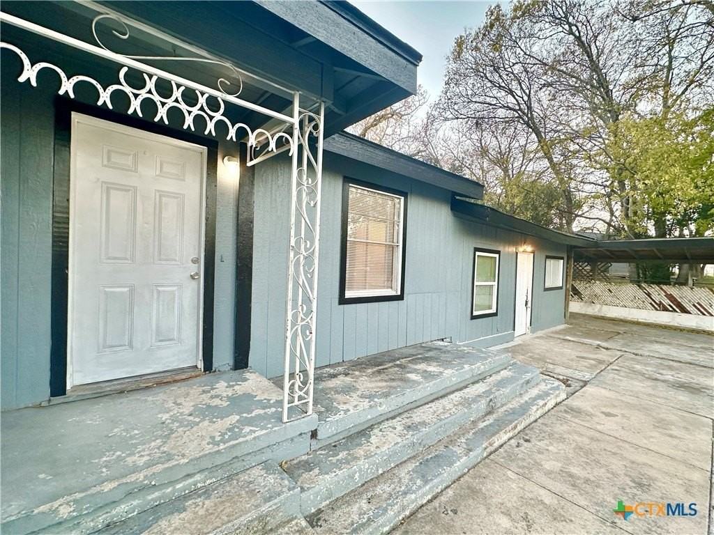 104 E Fowler Ave - Photo 4 of 35