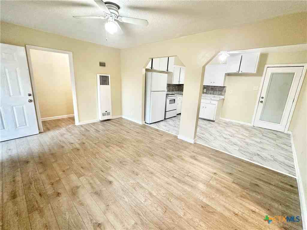 104 E Fowler Ave - Photo 6 of 35