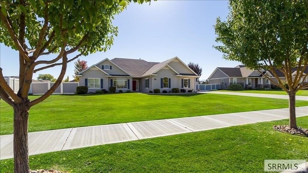 5285 Wild Dunes Ln - Photo 2 of 32