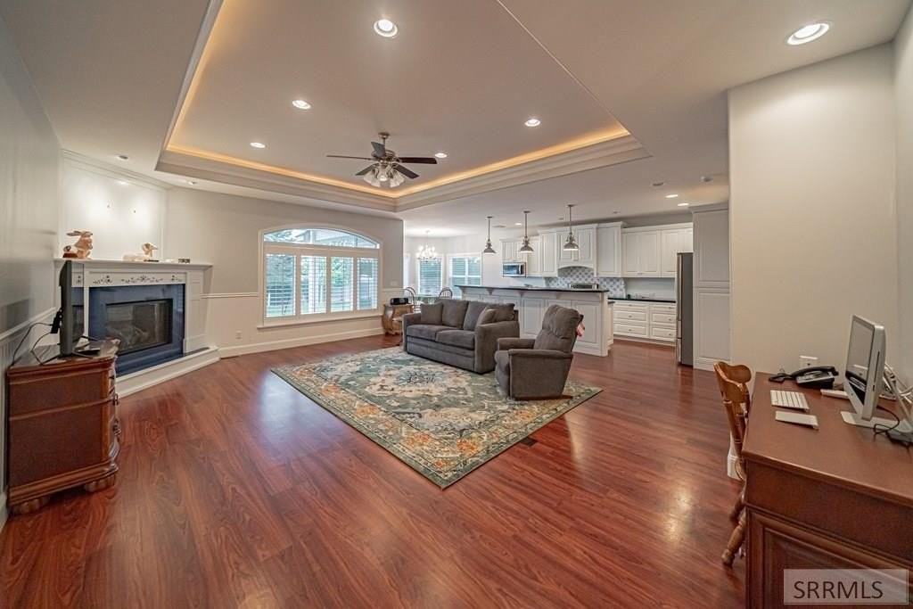 5285 Wild Dunes Ln - Photo 4 of 32