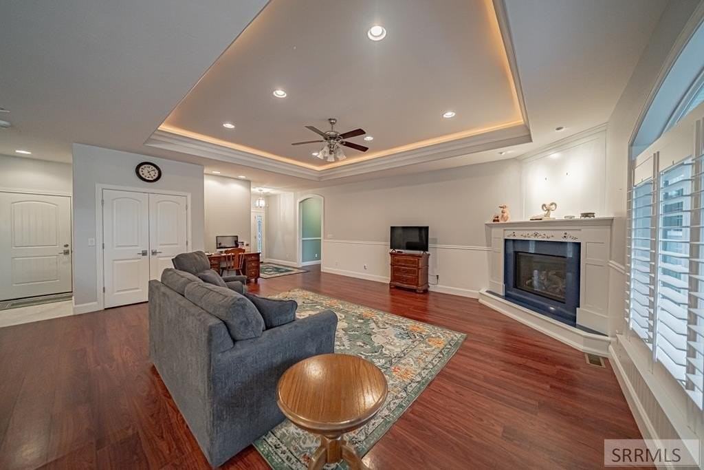 5285 Wild Dunes Ln - Photo 7 of 32