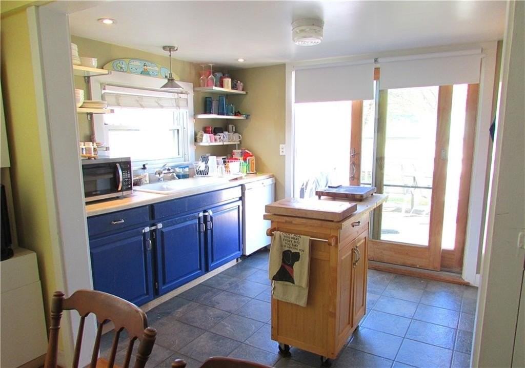 35 Rosa Rd - Photo 3 of 10