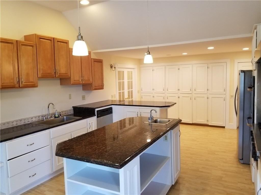 16 Clearview Ave #D - Photo 3 of 28