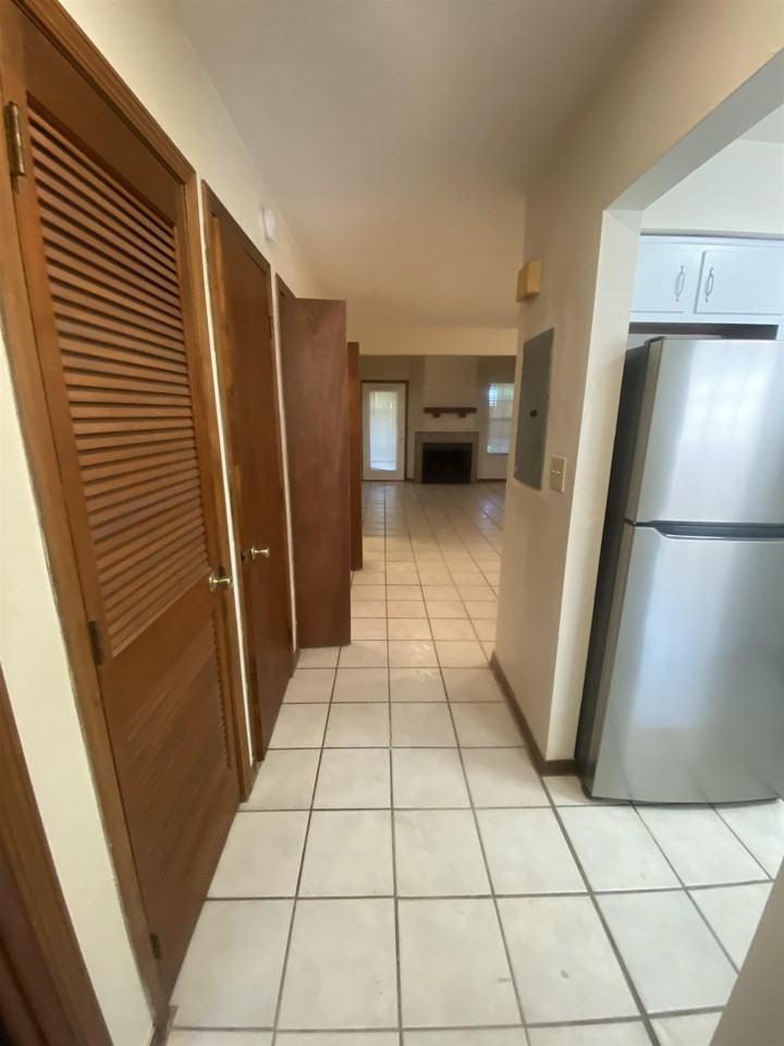 1102 Greentree Ct #F - Photo 3 of 19