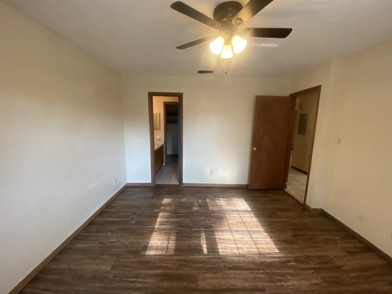 1102 Greentree Ct #F - Photo 7 of 19