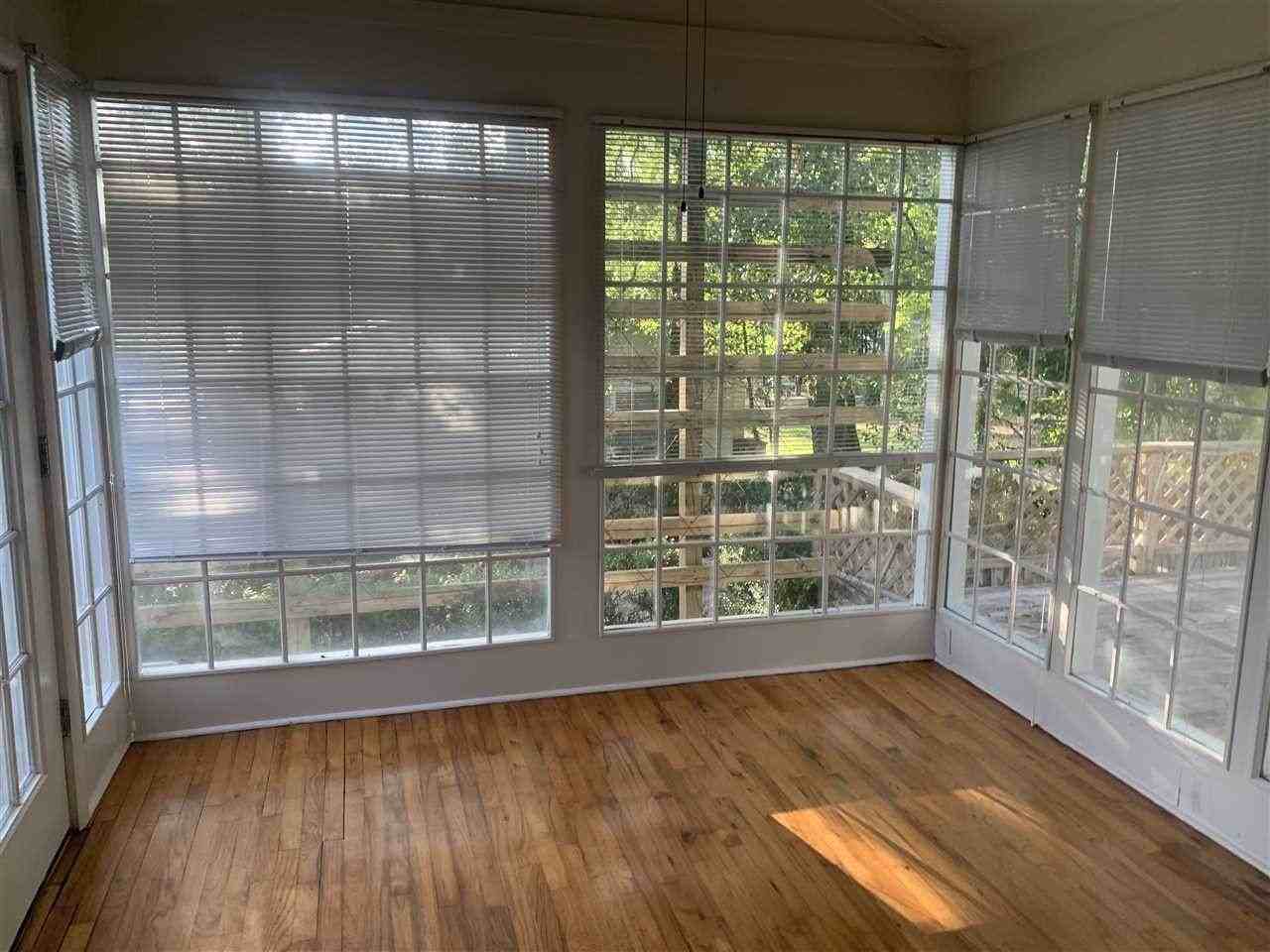 1607 Jackson Bluff Rd - Photo 4 of 18