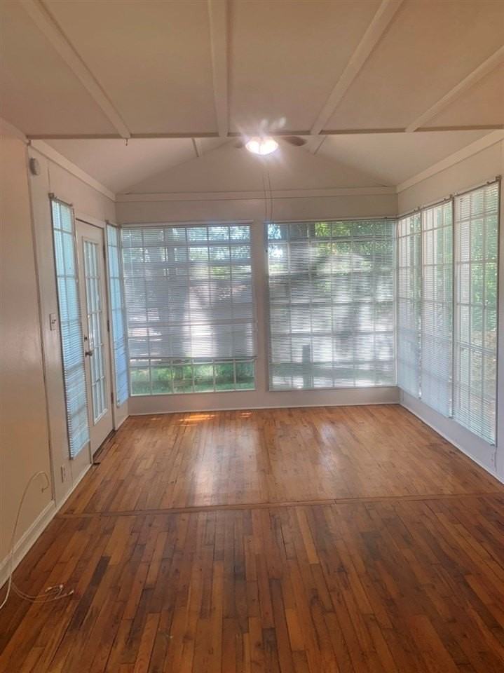 1607 Jackson Bluff Rd - Photo 5 of 18