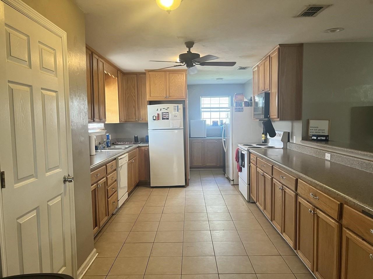 2633 Mission Rd - Photo 4 of 22