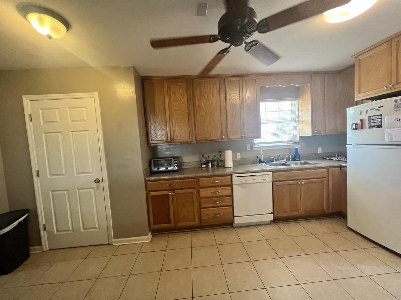 2633 Mission Rd - Photo 5 of 22