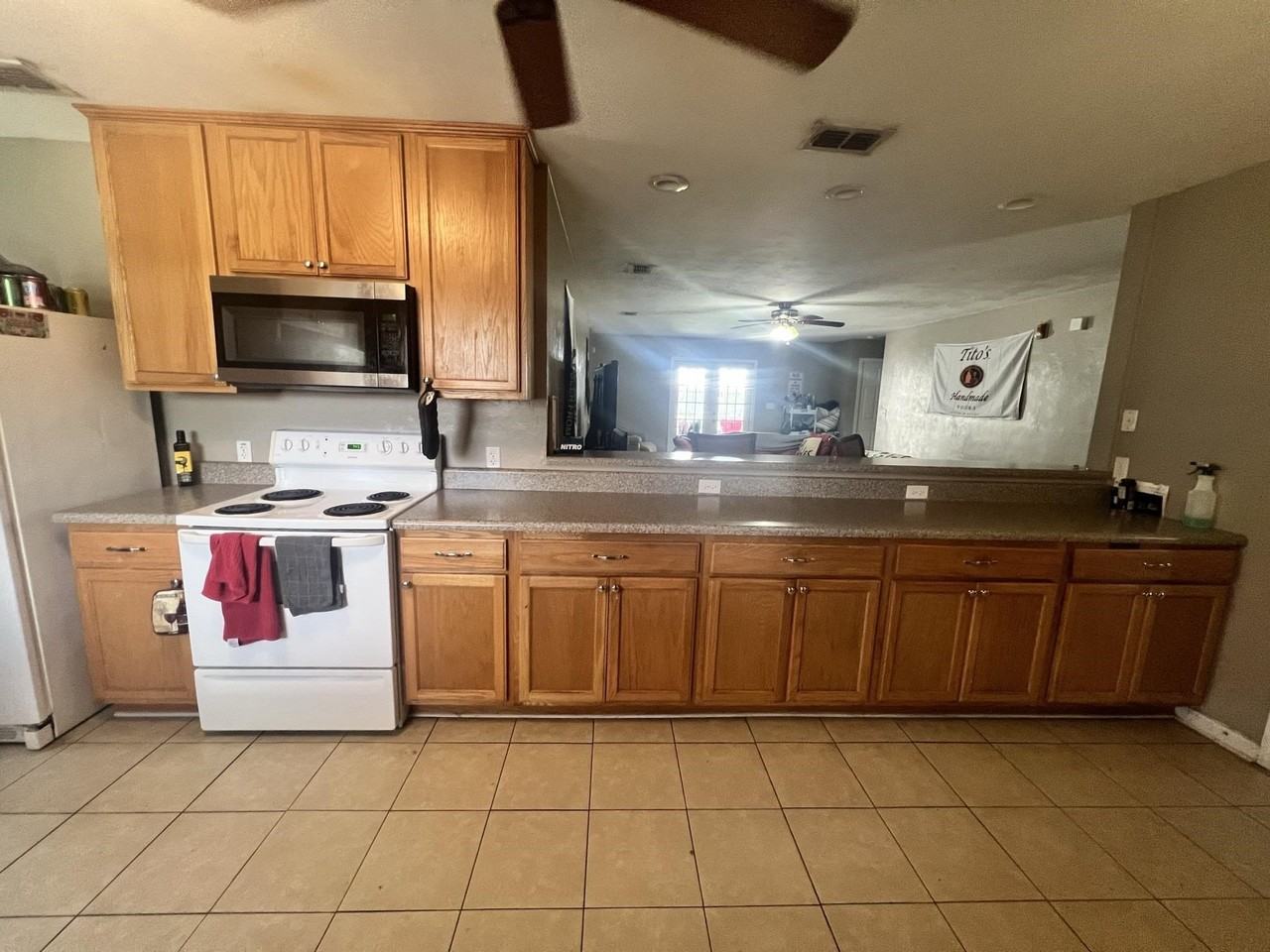 2633 Mission Rd - Photo 6 of 22