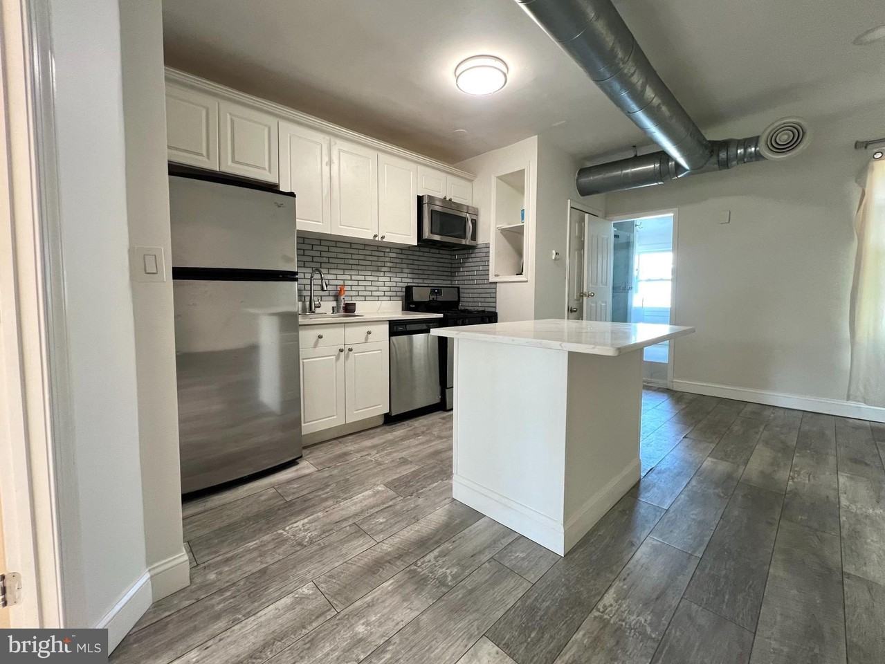 5413 Georgia Ave Nw - Photo 4 of 12