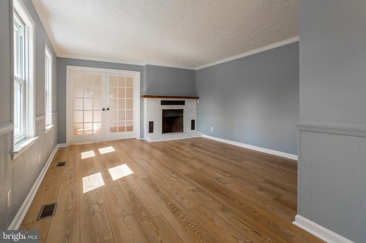 31245 Mohican Dr - Photo 5 of 47