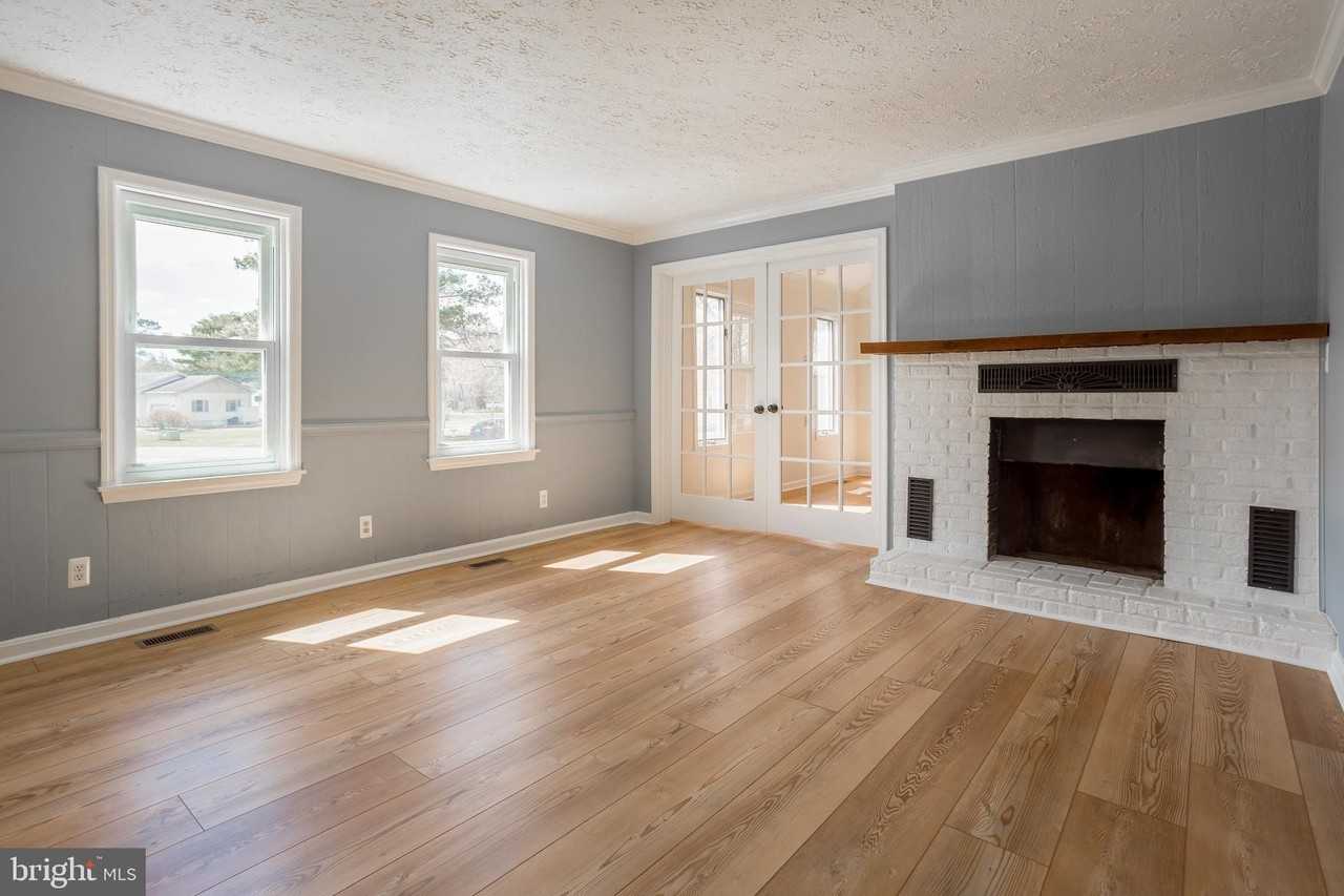 31245 Mohican Dr - Photo 6 of 47