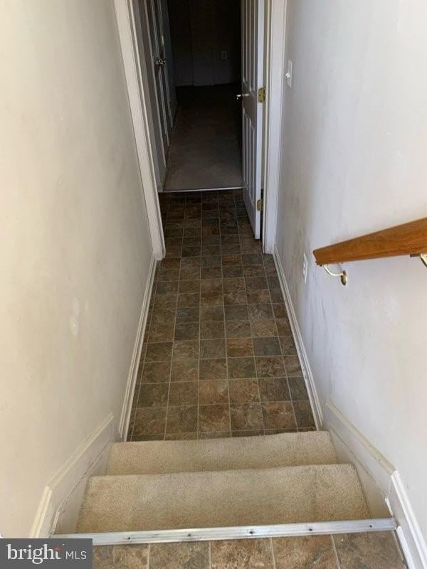 1 Rocking Horse Dr - Photo 2 of 30