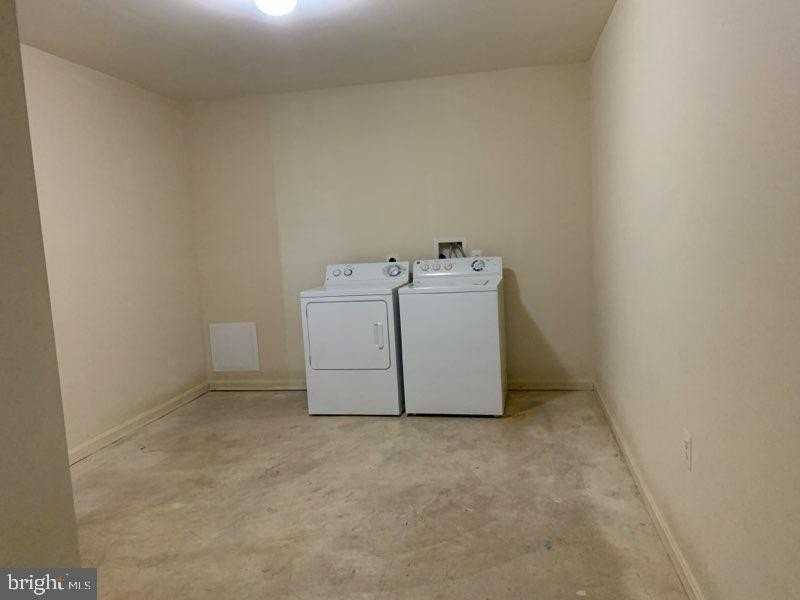 1 Rocking Horse Dr - Photo 5 of 30