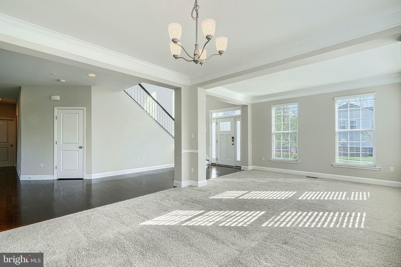 9768 Powder Hall Rd - Photo 4 of 31