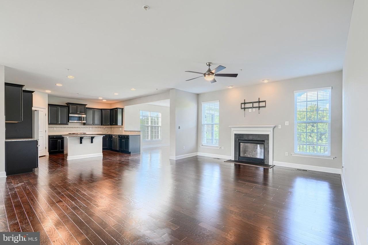 9768 Powder Hall Rd - Photo 5 of 31