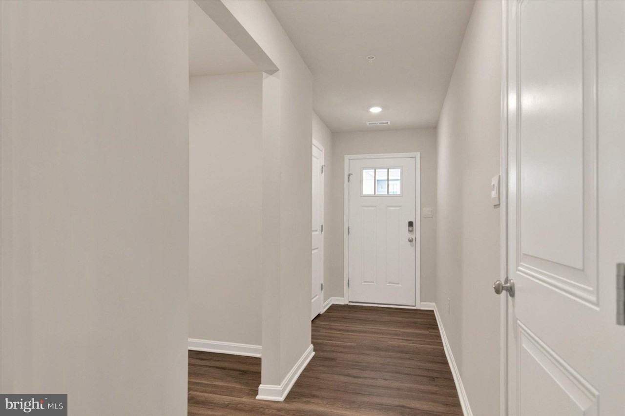 166 Charming Forest Ave - Photo 2 of 28