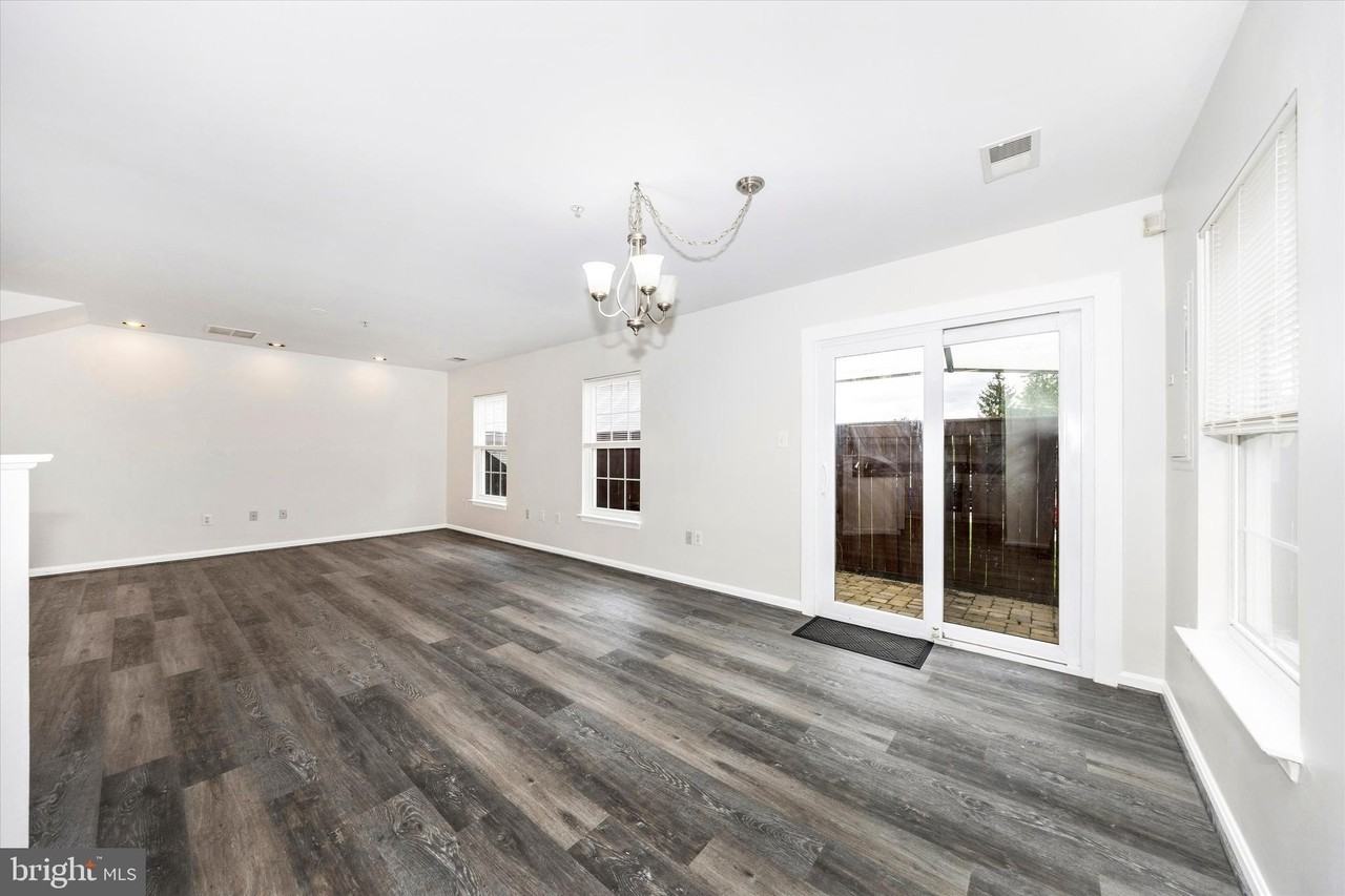 4960 Clarendon Ter - Photo 4 of 50