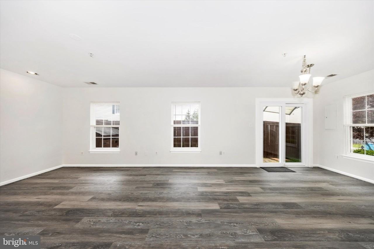 4960 Clarendon Ter - Photo 5 of 50