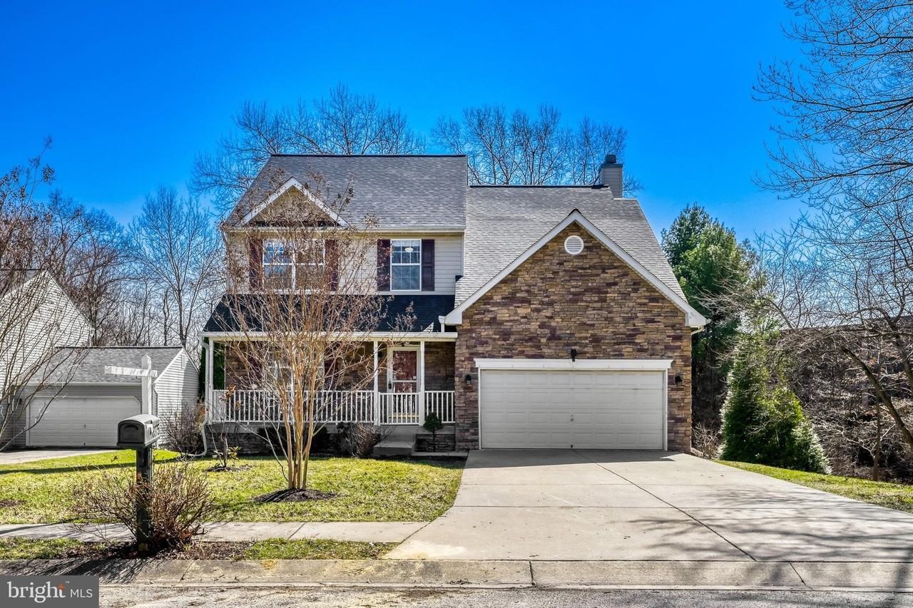 8375 Mitzy Ln - Photo 3 of 29