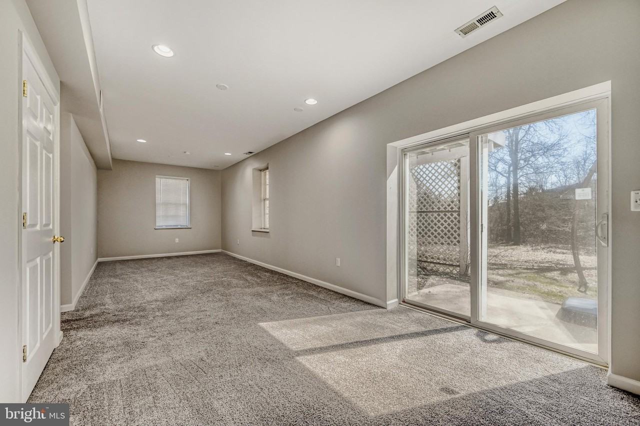 8375 Mitzy Ln - Photo 6 of 29