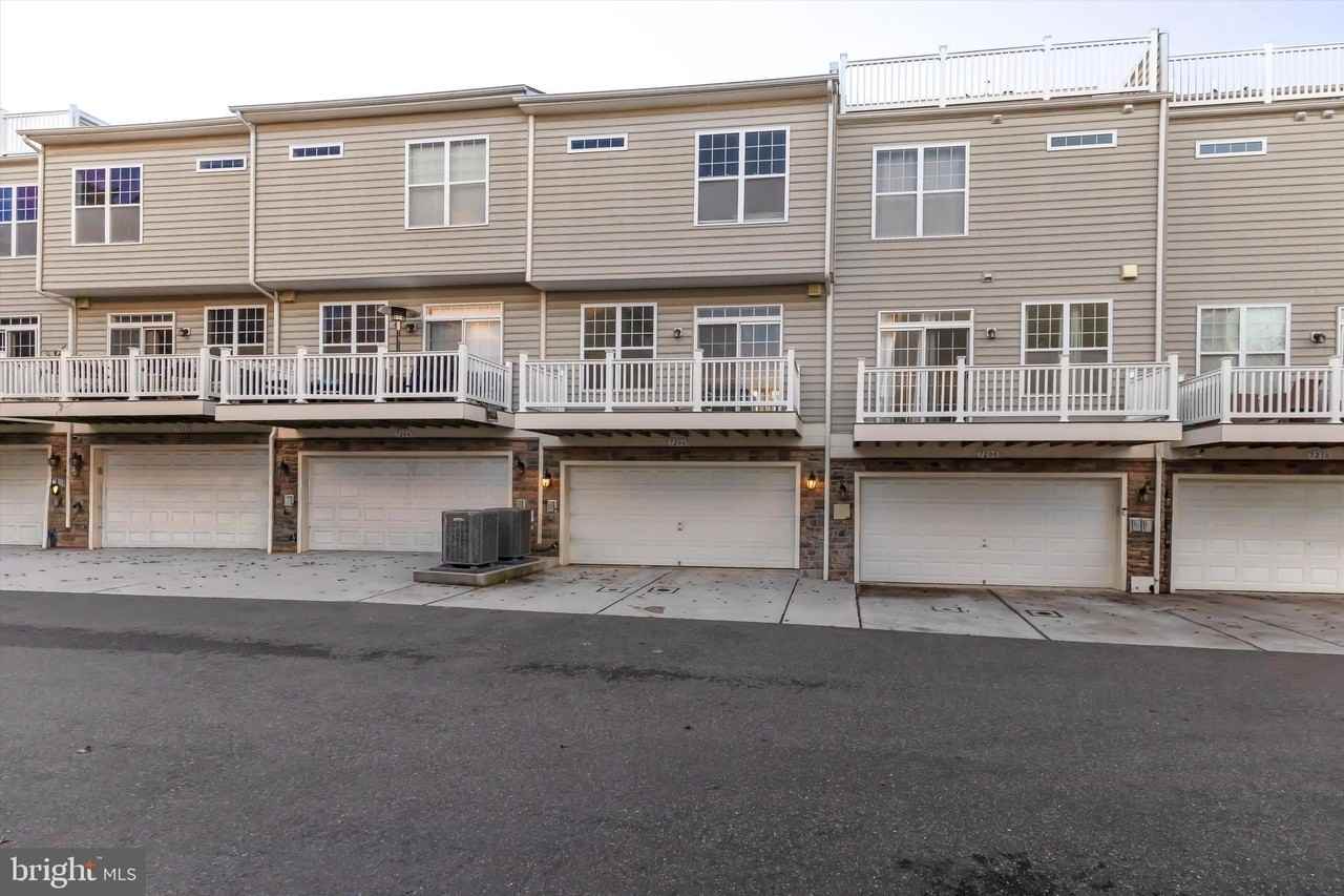 7206 Wood Meadow Way - Photo 4 of 50