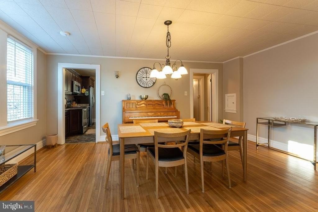 313 Frederick St - Photo 5 of 41