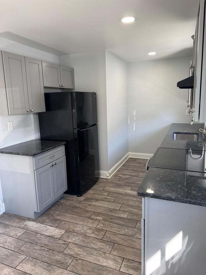 131 1st Ave - Photo 3 of 11