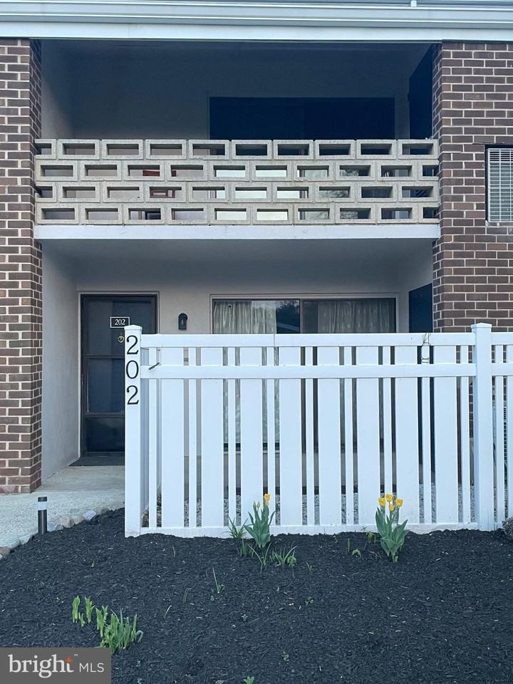 202 Stony Way - Photo 2 of 23