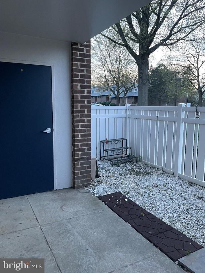 202 Stony Way - Photo 3 of 23