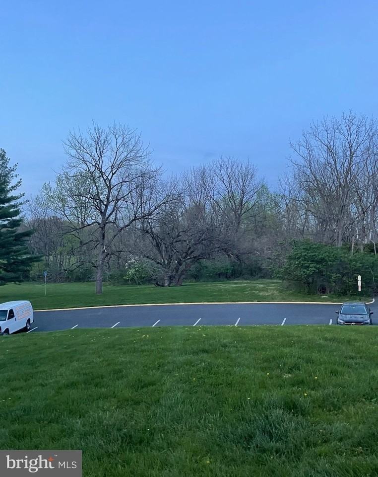 202 Stony Way - Photo 4 of 23