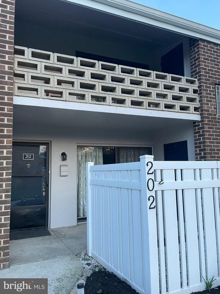 202 Stony Way - Photo 5 of 23