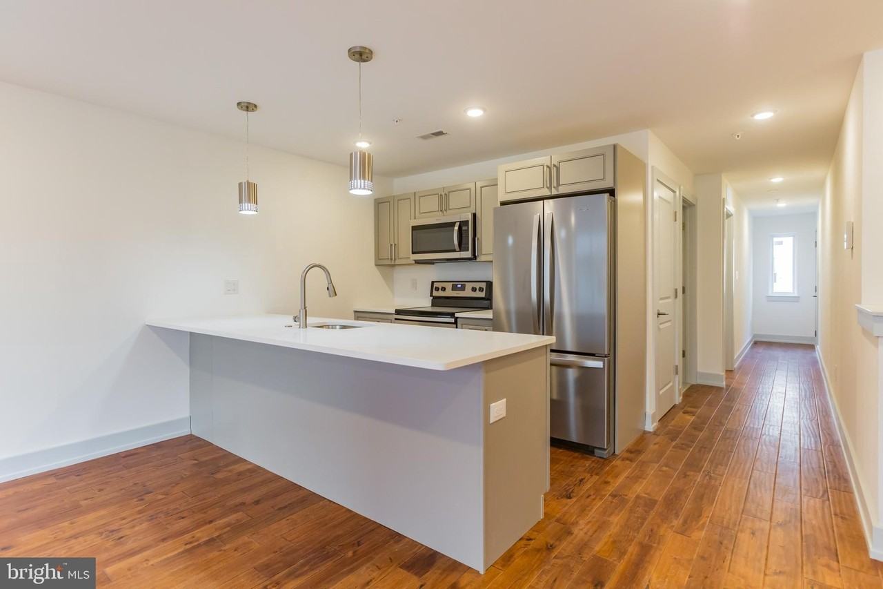 1513 Brown St #1 - Photo 3 of 16