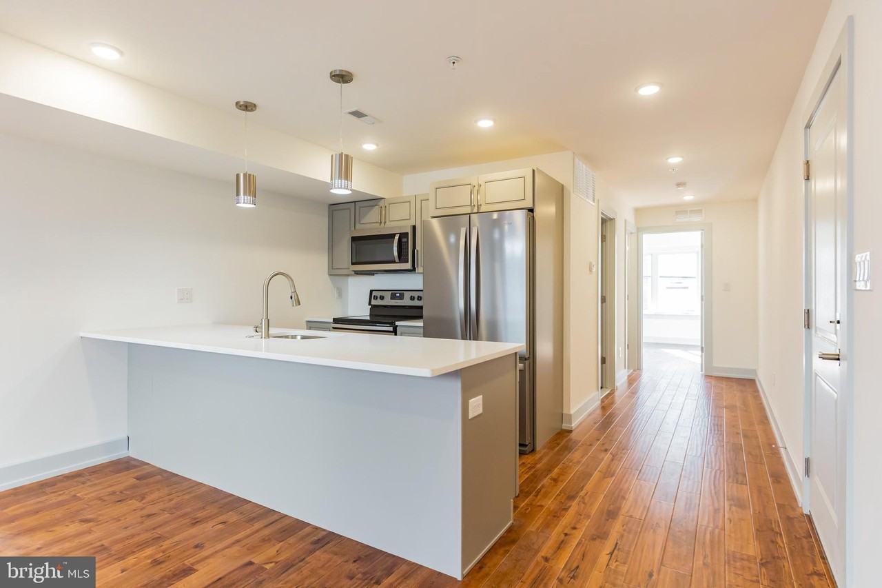 1513 Brown St #1 - Photo 5 of 16