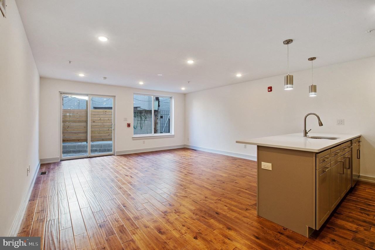 1513 Brown St #1 - Photo 6 of 16