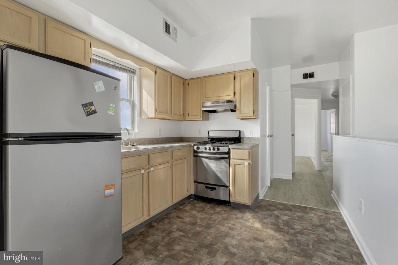 2223 S 15th St #3 - Photo 4 of 17