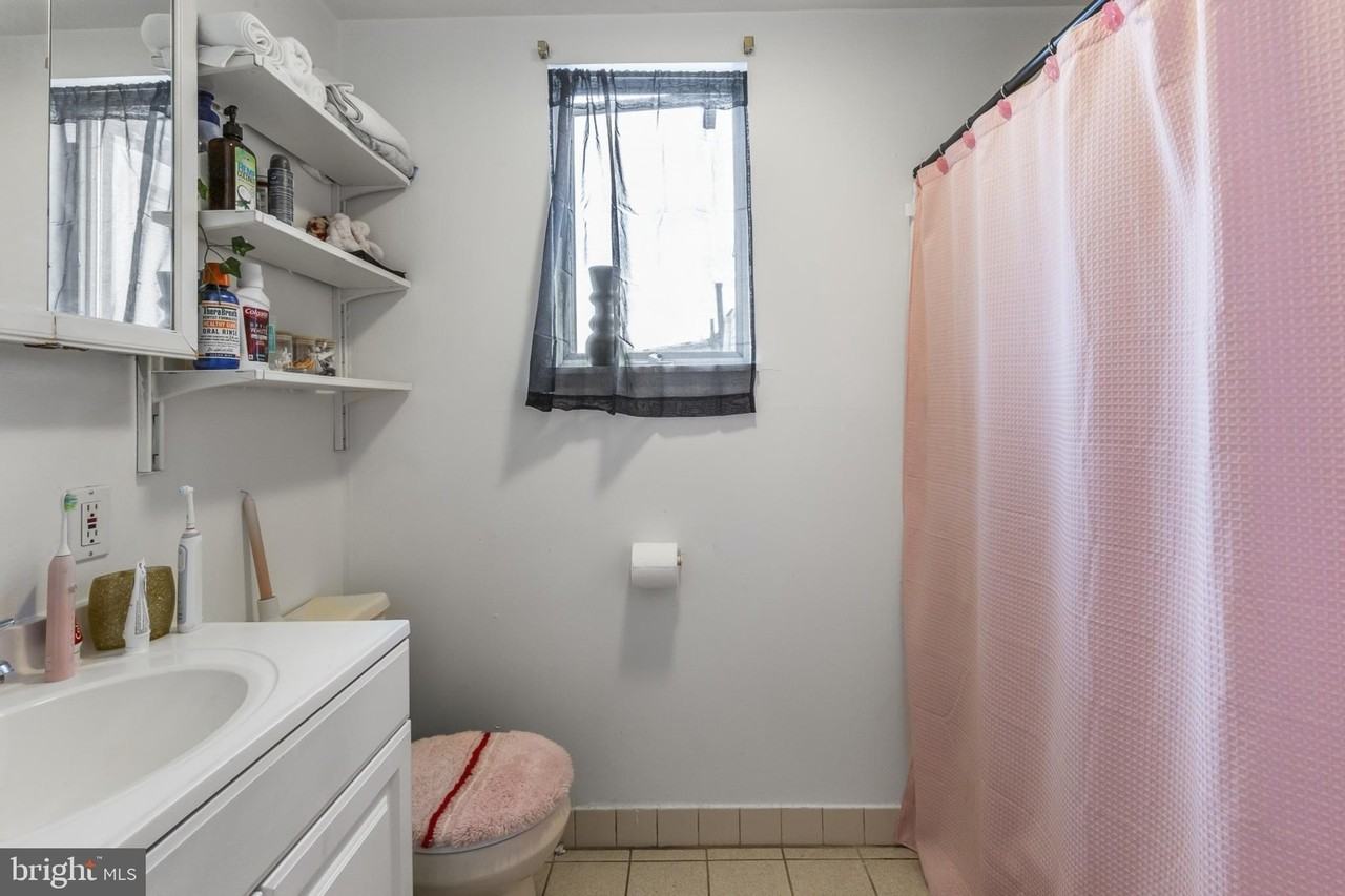 2223 S 15th St #3 - Photo 6 of 17