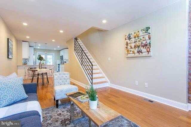 2026 Mcclellan St - Photo 4 of 32