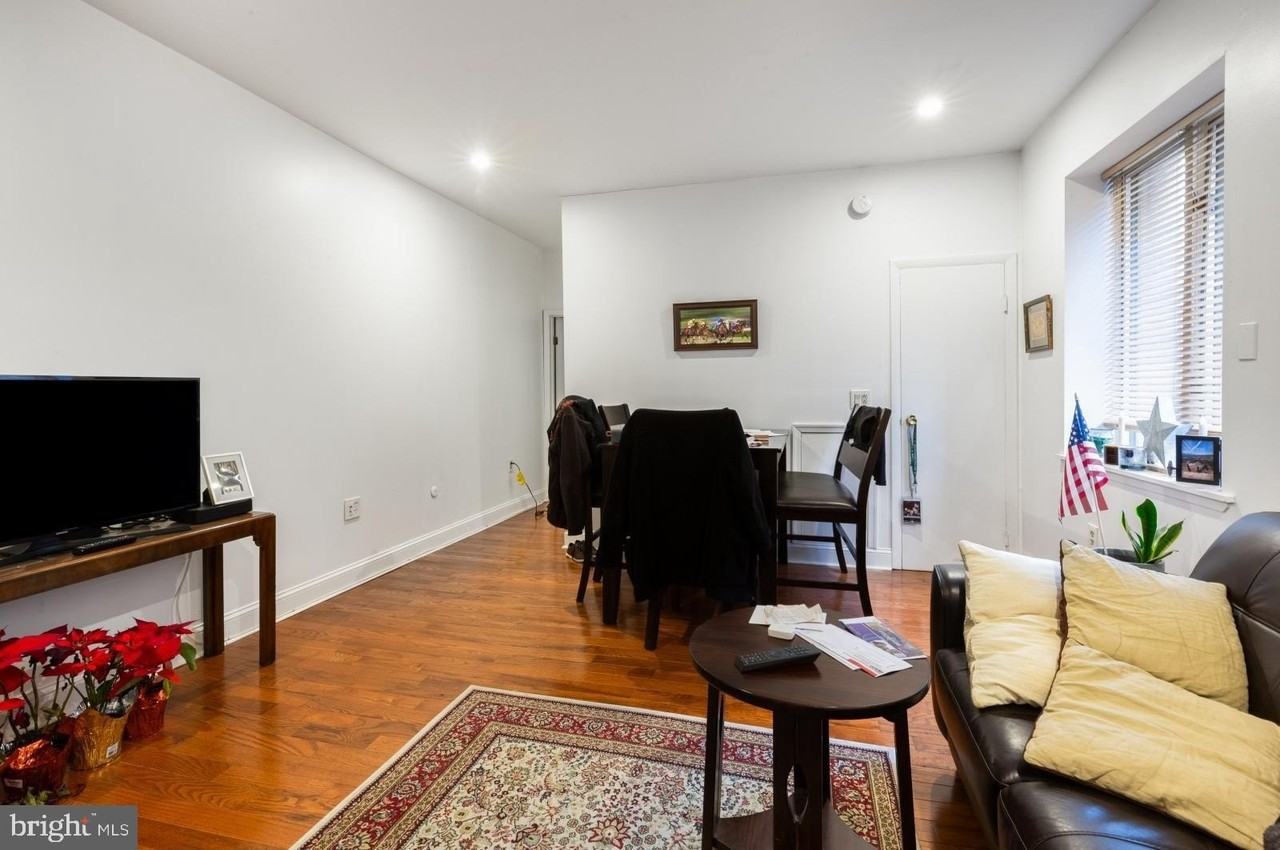 821 Catharine St #1 - Photo 2 of 15