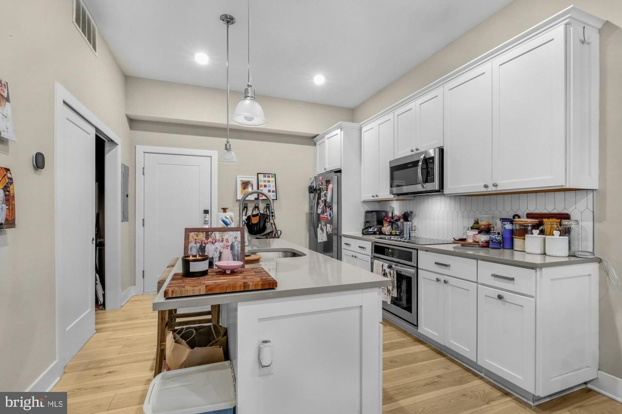 2621 W Jefferson St #1R - Photo 6 of 13