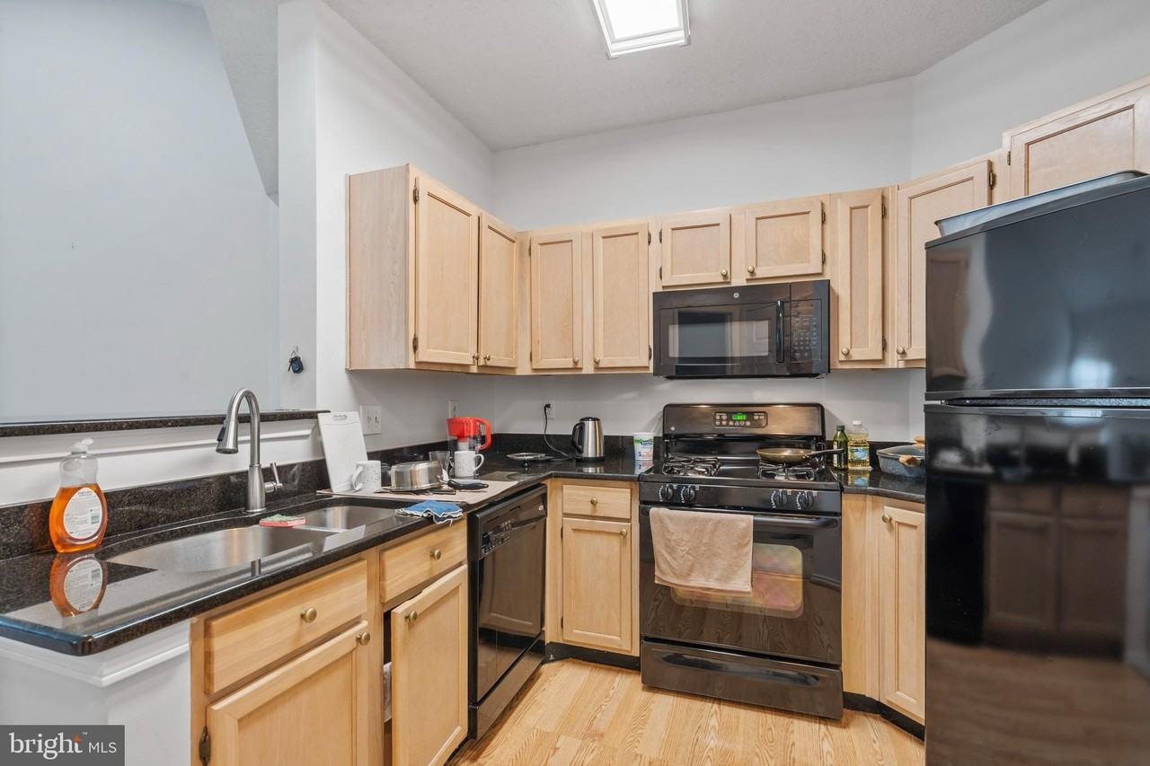 4405 Fair Stone Dr #305 - Photo 3 of 23