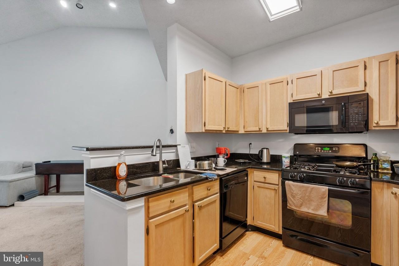 4405 Fair Stone Dr #305 - Photo 5 of 23