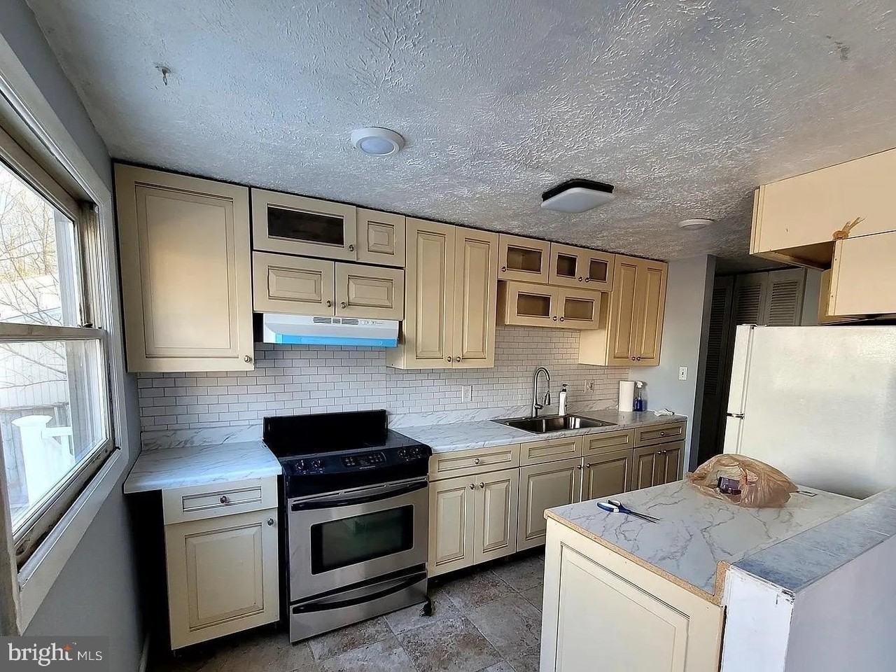 2208 Cocquina Dr - Photo 2 of 6