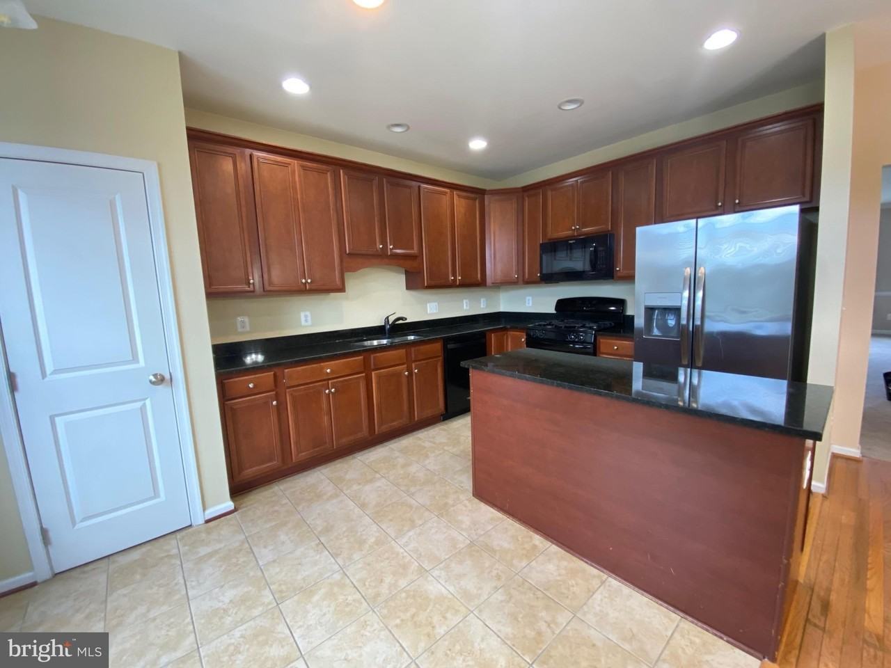 258 Woodstream Blvd - Photo 3 of 16