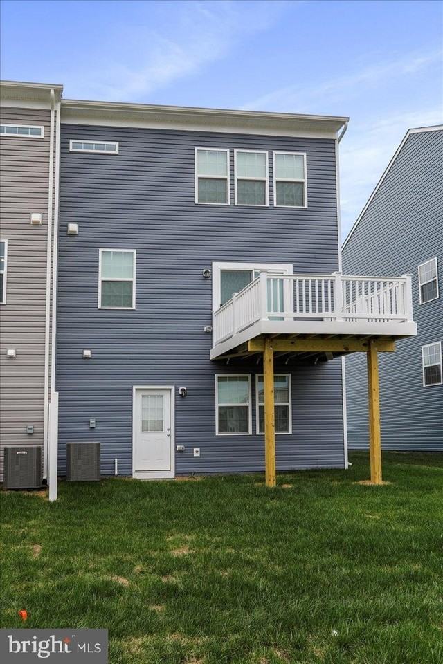 100 Stafford Pl - Photo 3 of 44