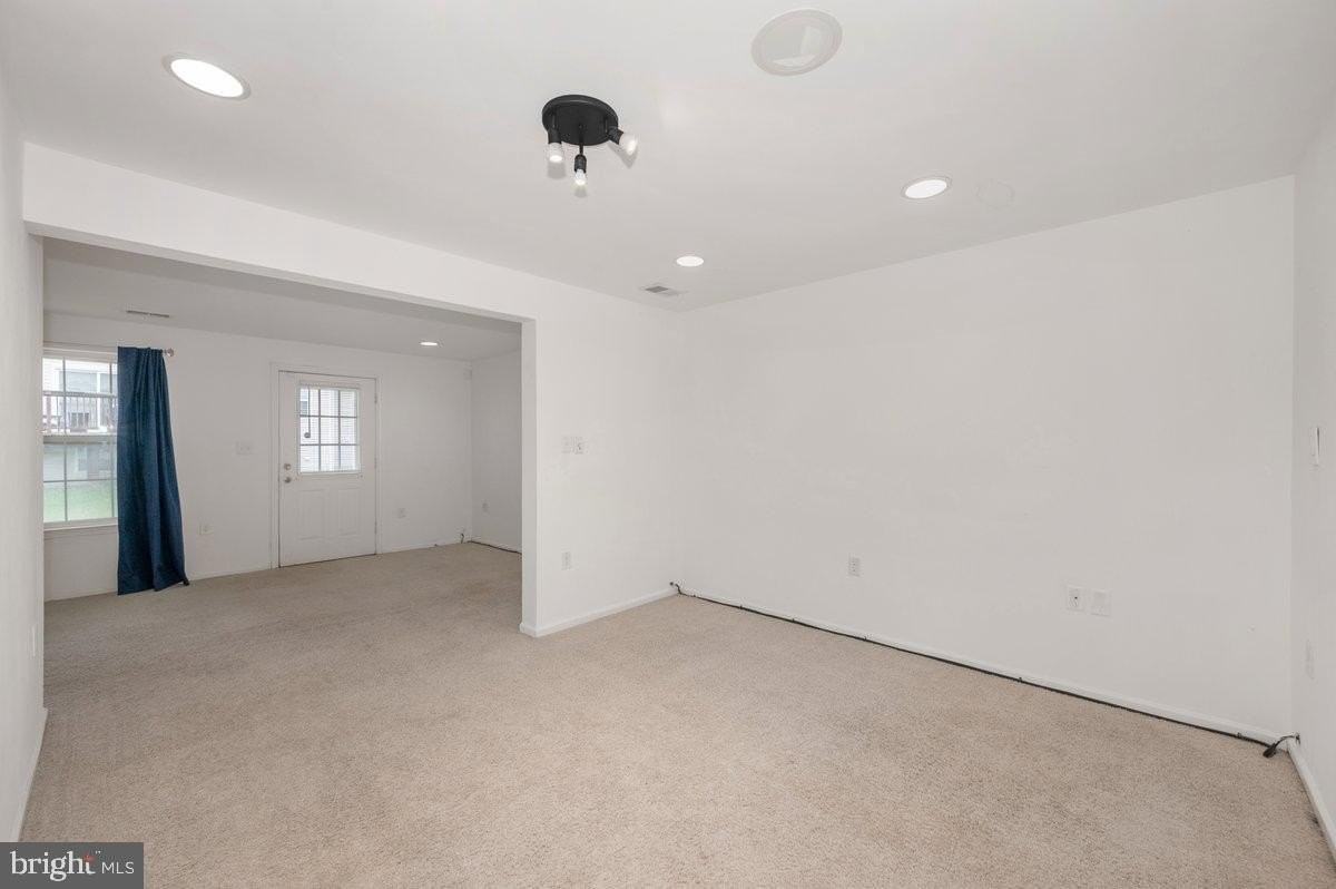 7 New Gate Ct - Photo 6 of 50